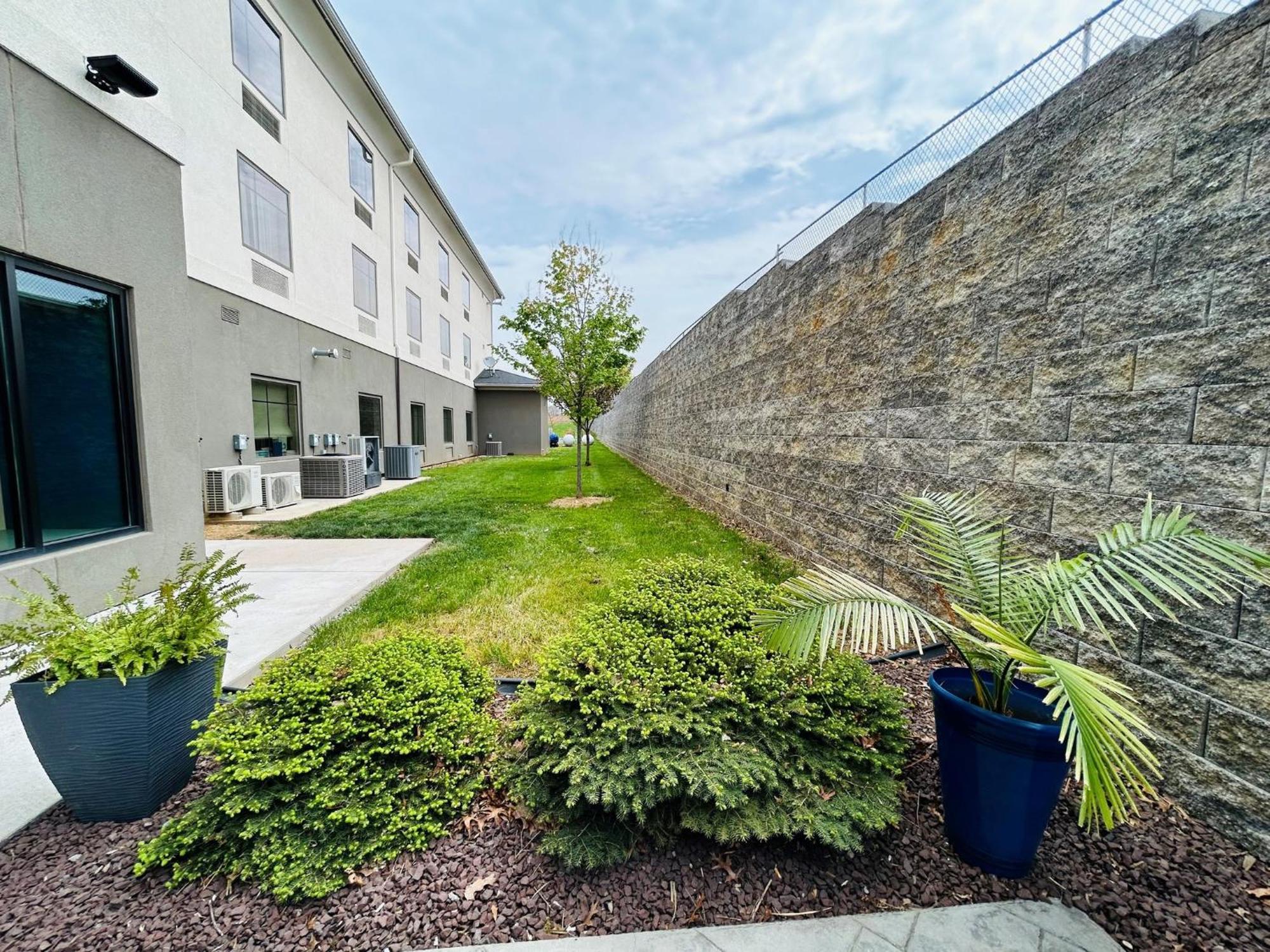 Holiday Inn Express & Suites Shippensburg By Ihg Exterior foto