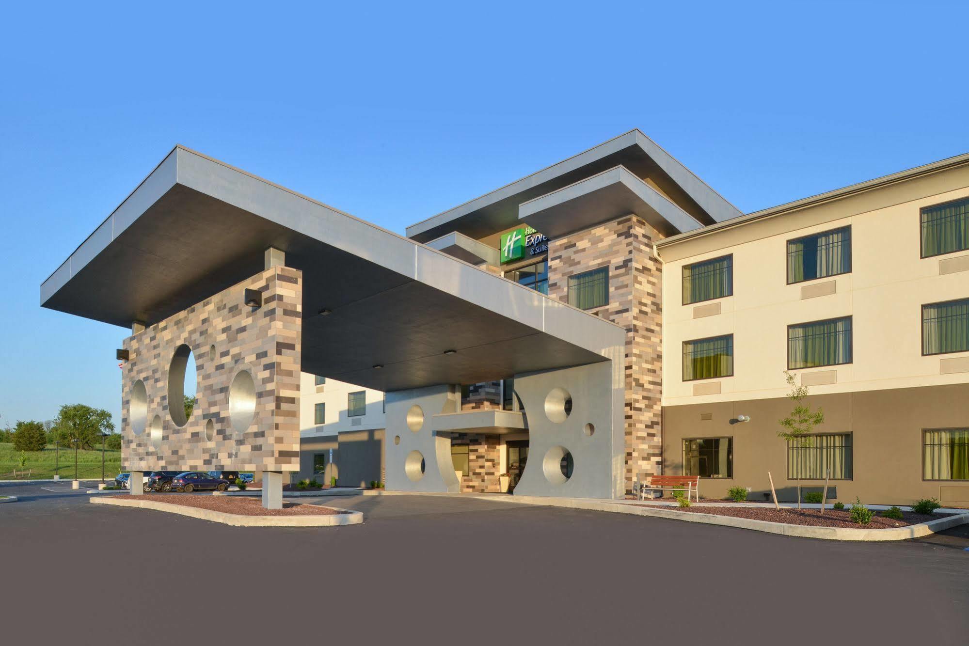Holiday Inn Express & Suites Shippensburg By Ihg Exterior foto
